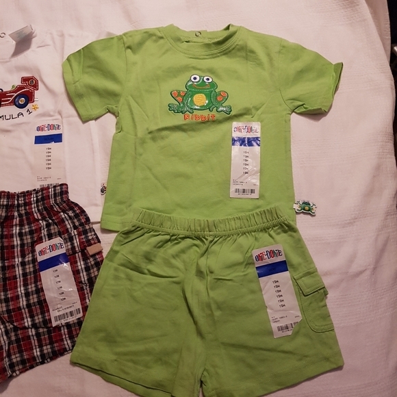 Okie Dokie boys 12 months boys 2 short sets - Picture 6 of 8